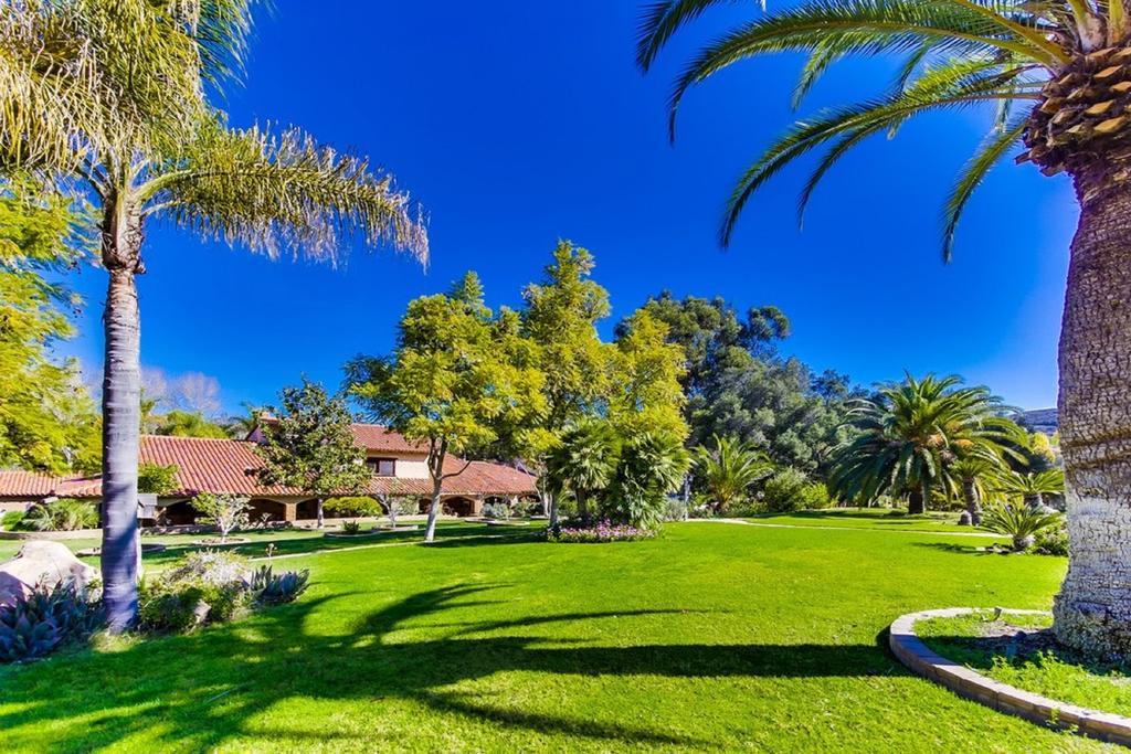 Vineyard Hacienda Hotel Spring Valley  ภายนอก รูปภาพ