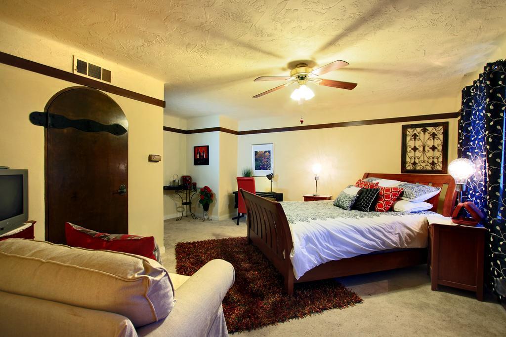Vineyard Hacienda Hotel Spring Valley  ภายนอก รูปภาพ
